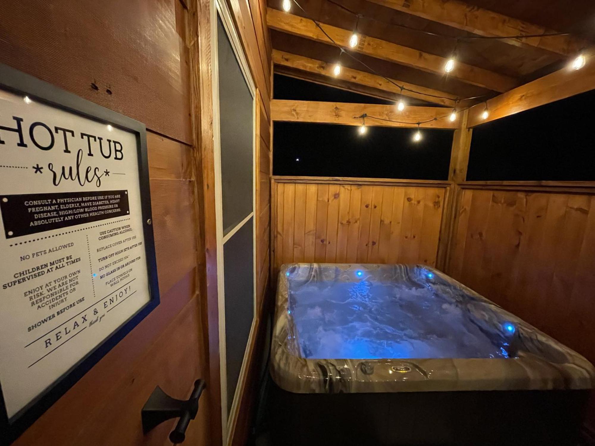 Fully Loaded Cabin In Heart Of Pigeon Forge Luaran gambar