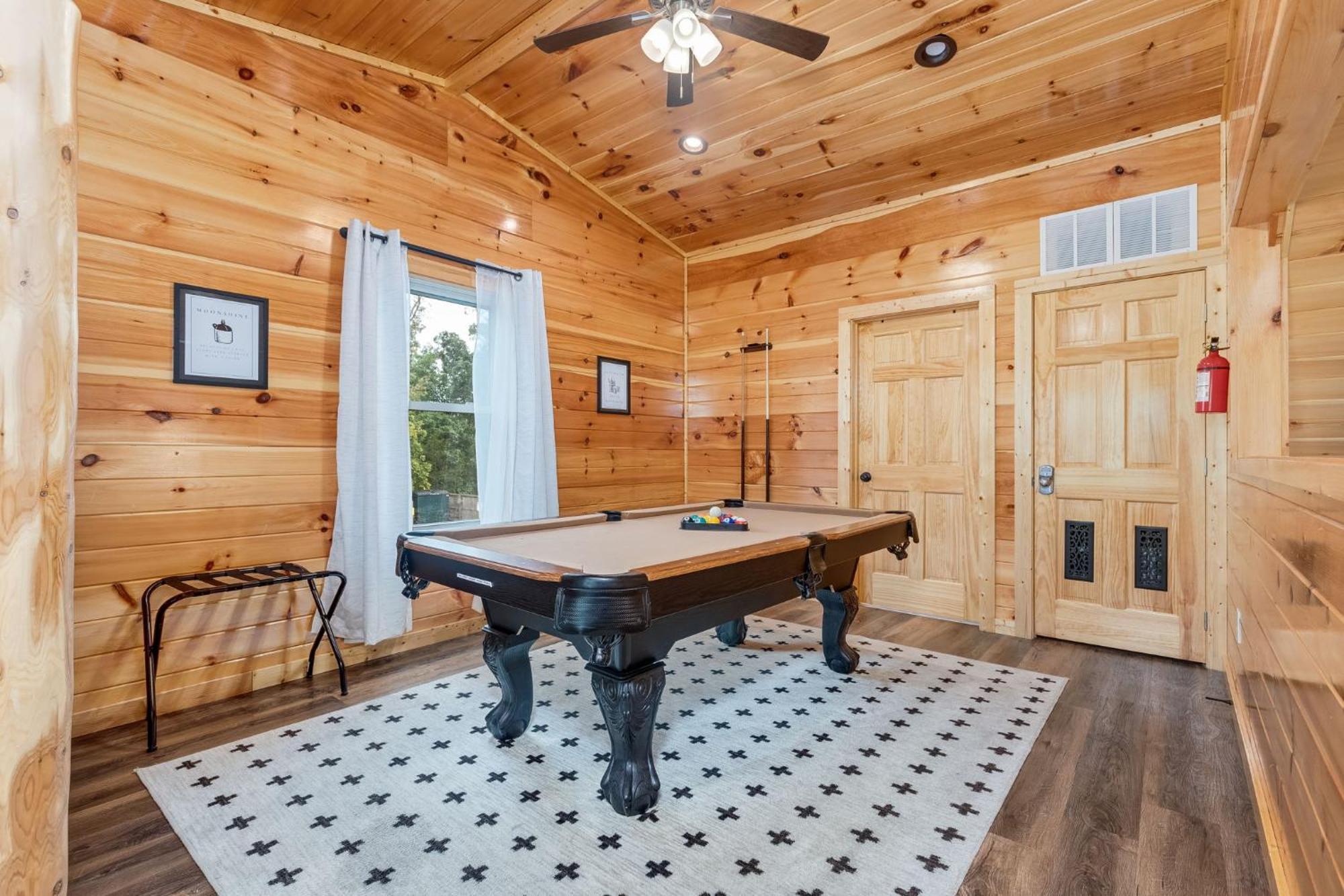 Fully Loaded Cabin In Heart Of Pigeon Forge Luaran gambar
